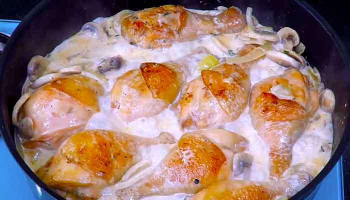 Курица с грибами в духовке со сливками