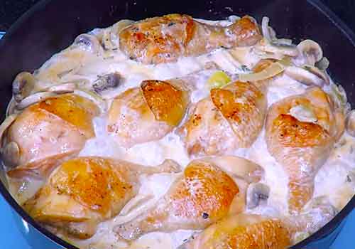 Курица с грибами и сливками в духовке